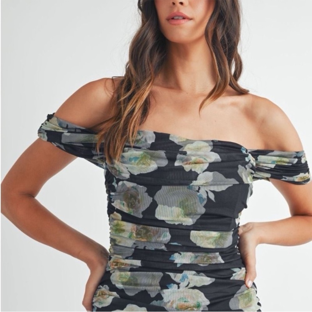 Floral Off-Shoulder Midi Dress - Picture 2 of 3